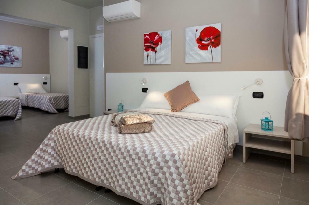 Riviera Hub 호텔 Cisano sul Neva 외부 사진